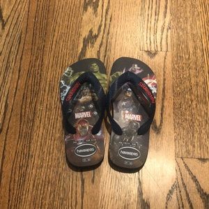 Havaiana flip flops Marvel Avengers theme